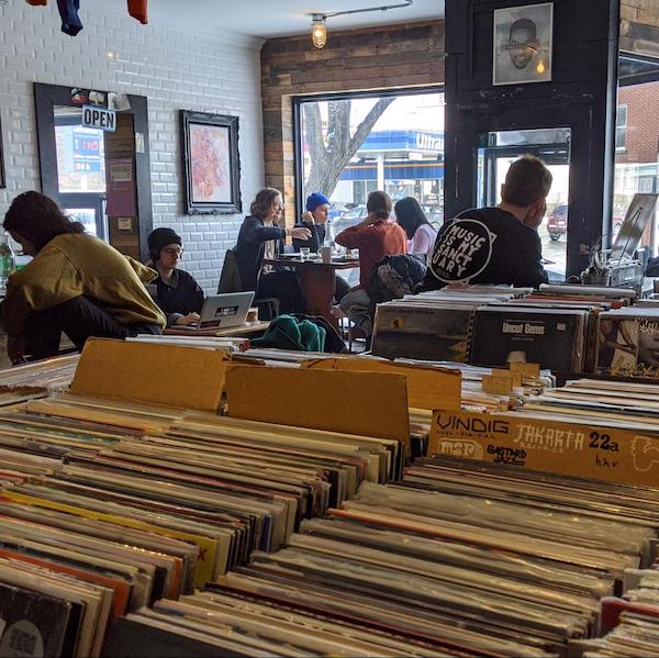 180g Cafe-Disquaire Montreal Record Store