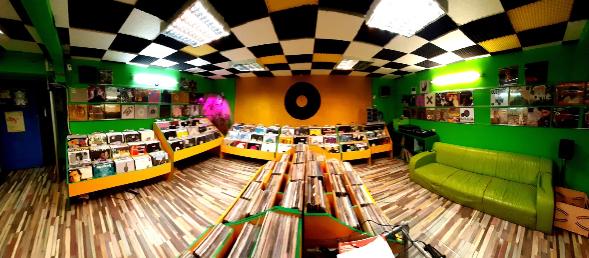 Diskultura – True Vinyl Record Store - 1 of 4